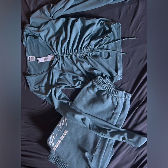 Victoria’s Secret PINK Matching Top & Sweatpants PINK Wellness Club - Picture 1 of 5